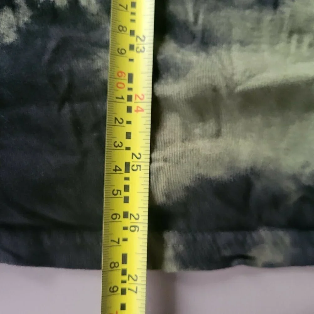 Men's Levi's Prewashed Camo Tshirt. Size Medium.